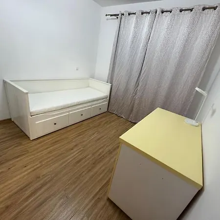 Solar 50, Private Parking, 2 Bedroom *